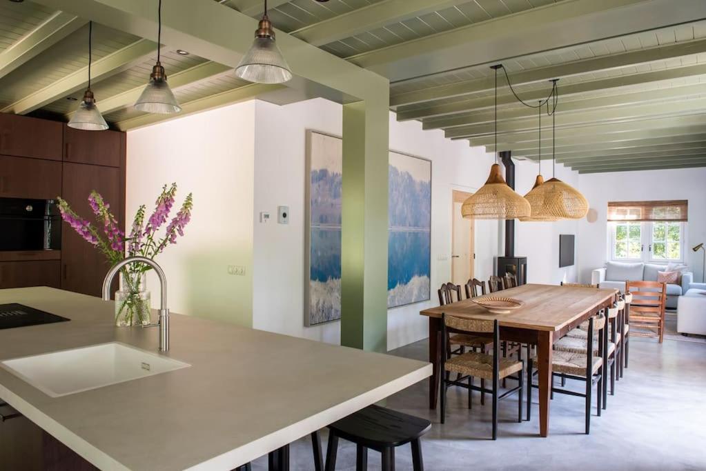 Fantastisch Familiehuis Met Grote Tuin I Bosrijk 卢特伦 外观 照片